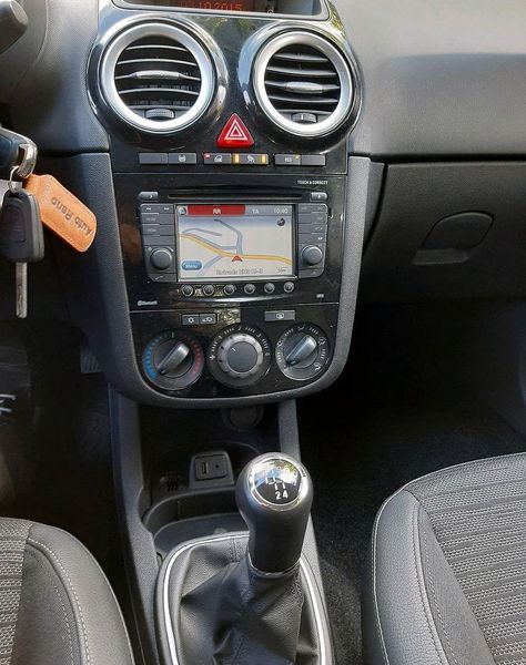 Opel Corsa • 2014 • 249,999 km 5