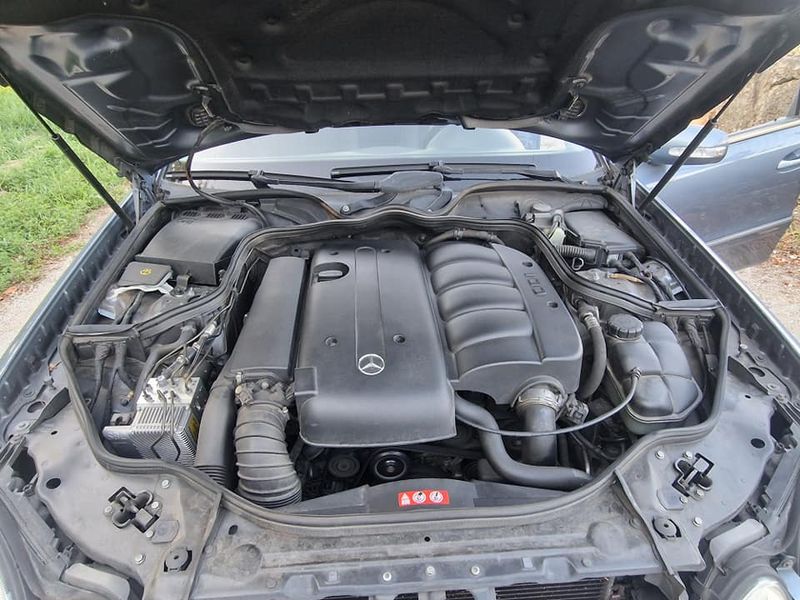 Mercedes-Benz E • 2004 • 332,000 km 5