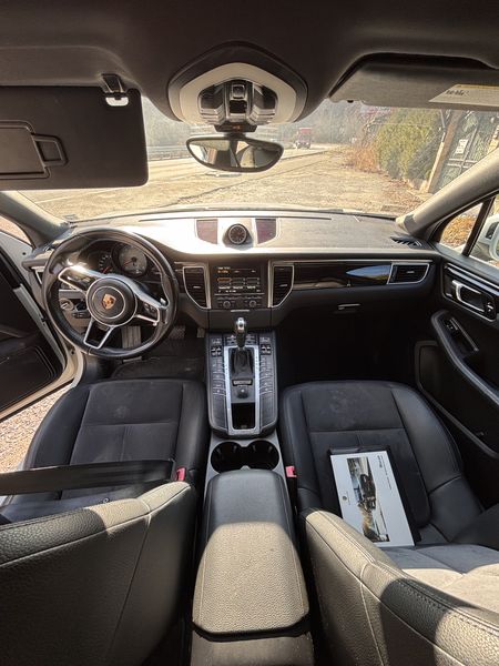 Porsche Macan • 2016 • 295,000 km 6