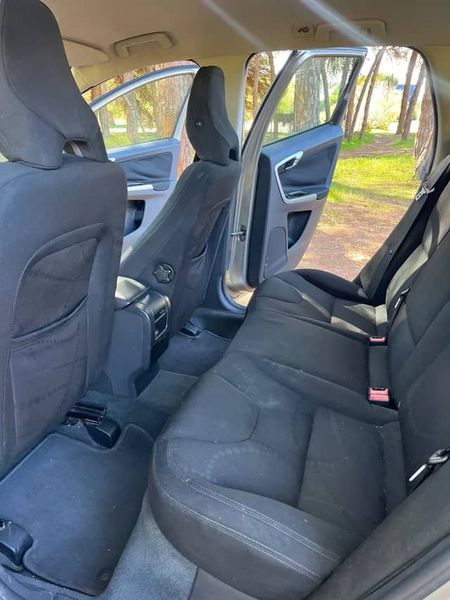 Volvo XC60 • 2011 • 215,000 km 6