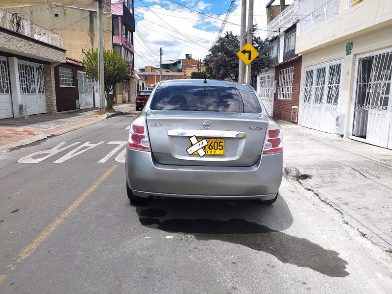 Nissan Sentra 2.0 • 2010 • 134,000 km 2