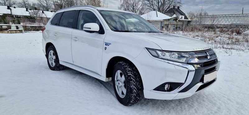 Mitsubishi Outlander • 2016 • 126,500 km 1