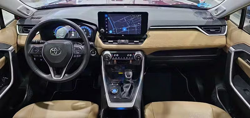 Toyota RAV4 • 2023 • 38,609 km 10