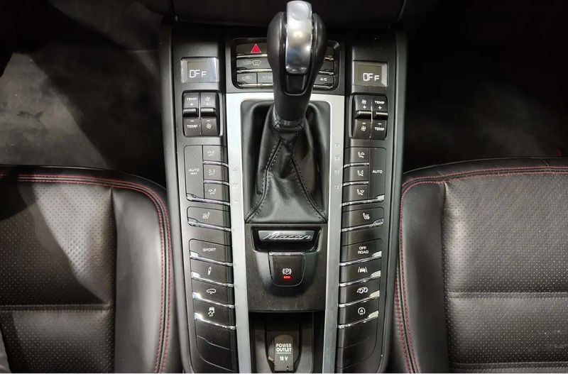 Porsche Macan • 2017 • 138,792 km 5