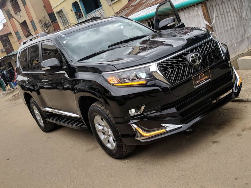 Toyota Land Cruiser • 2017 • 32 km 1