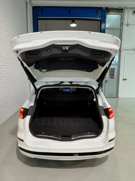 Ford Mondeo Combi • 2021 • 87,000 km 2