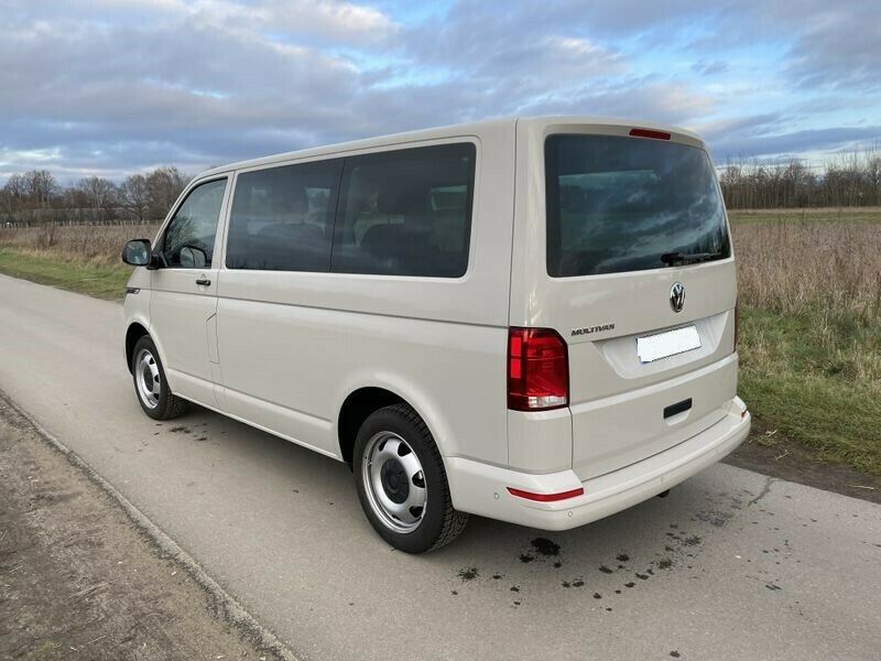 Volkswagen Multivan • 2020 • 92,900 km 3