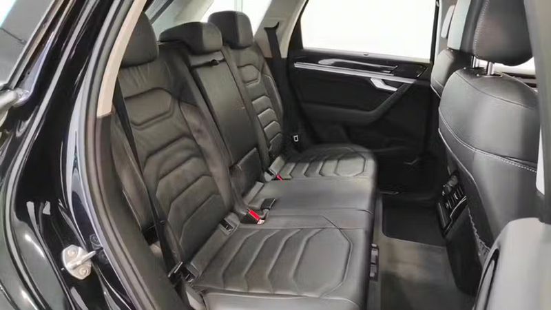 Volkswagen Touareg • 2019 • 170,134 km 9