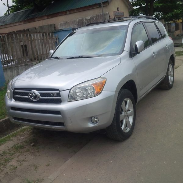 Toyota RAV4 • 2010 • 21 km 1