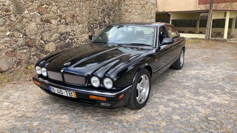 Jaguar XJR • 1995 • 90,000 km 1