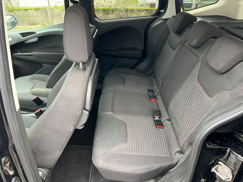 Ford Tourneo Connect • 2018 • 25,302 km 3