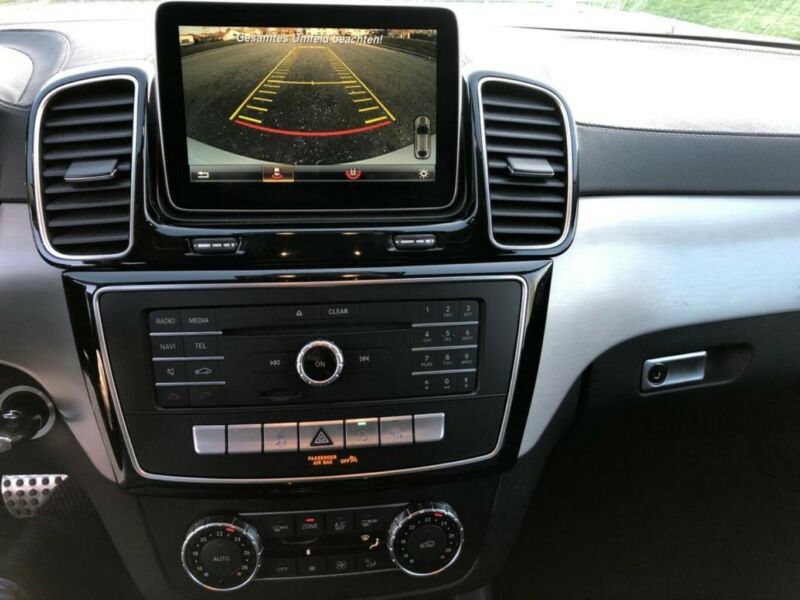 Mercedes-Benz GLE • 2015 • 193,000 km 7