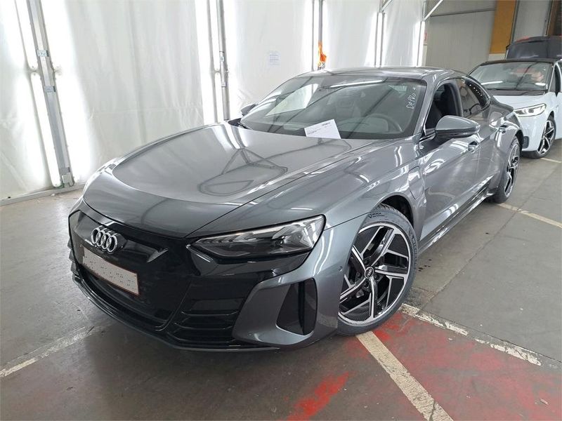 Audi e-tron • 2021 • 22,000 km 1