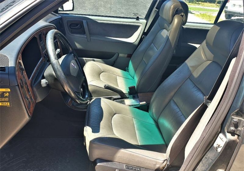 Saab 900 • 1997 • 275,630 km 1