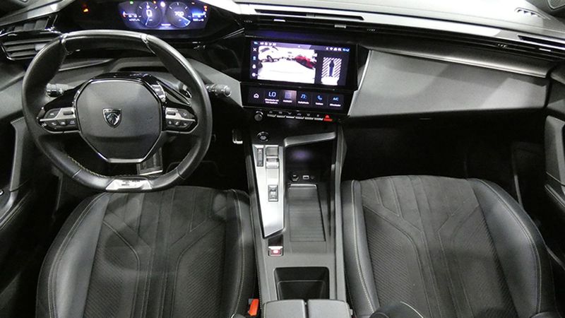 Peugeot 308 • 2021 • 42,107 km 3