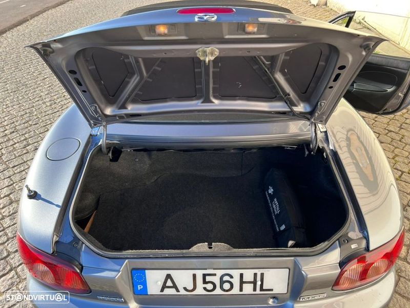 Mazda MX-5 • 2006 • 141,000 km 12