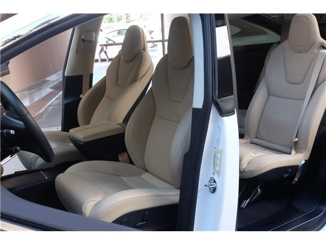 Tesla Model X • 2017 • 128,000 km 2