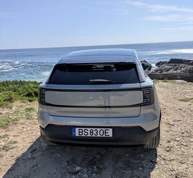 Volvo XC40 • 2024 • 2,400 km 2