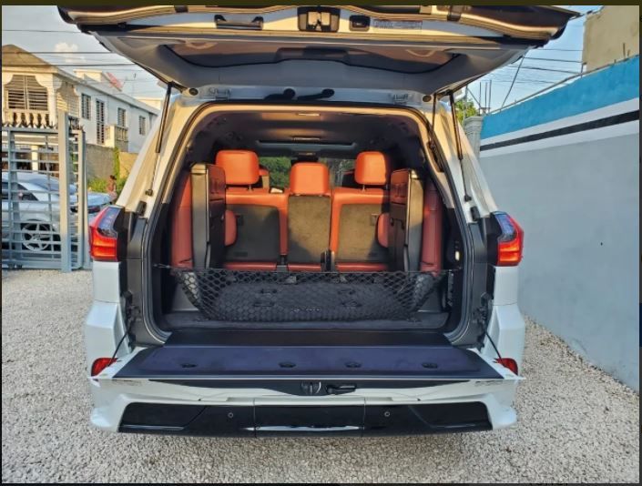 Lexus LX • 2018 • 60,000 km 4