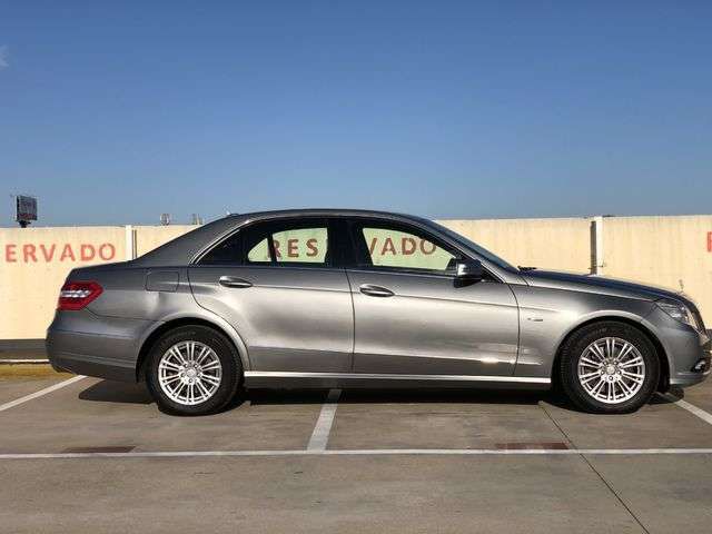 Mercedes-Benz E • 2010 • 140,000 km 3