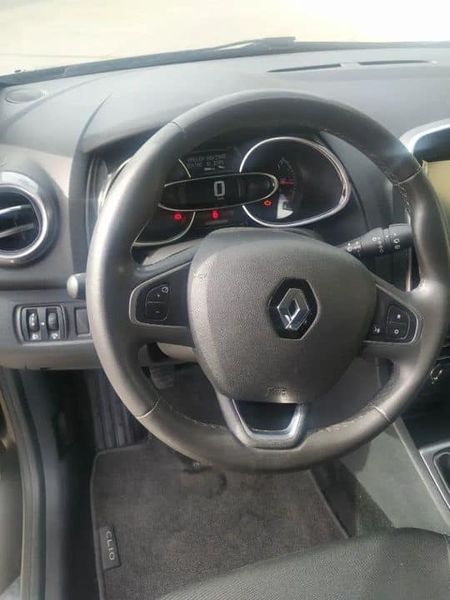 Renault Clio Grandtour • 2017 • 122,000 km 5