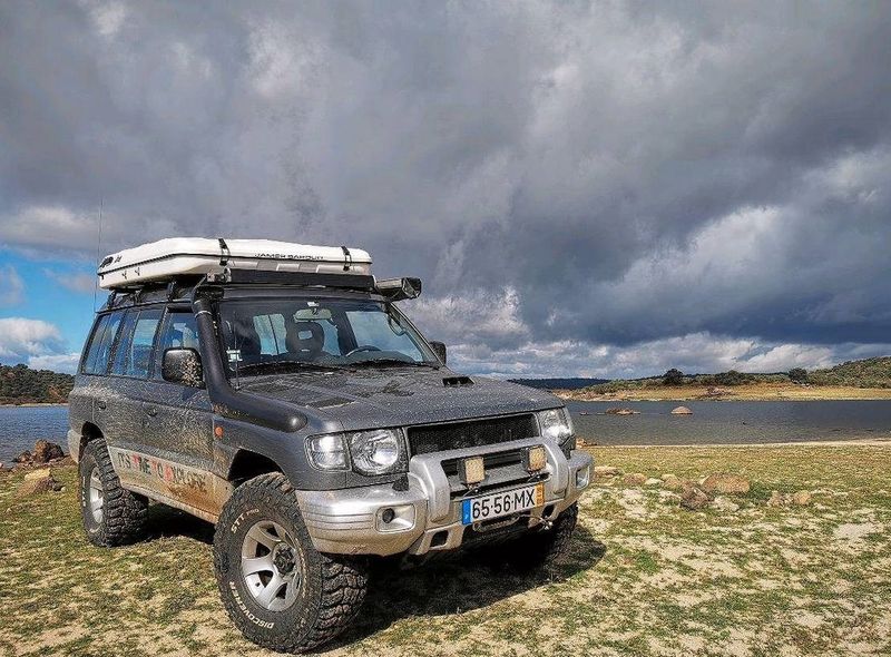 Mitsubishi Pajero • 1999 • 265,000 km 3