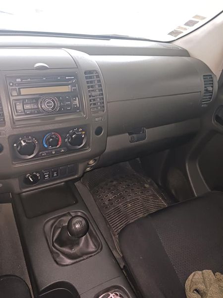 Nissan Navara • 2007 • 217,000 km 3