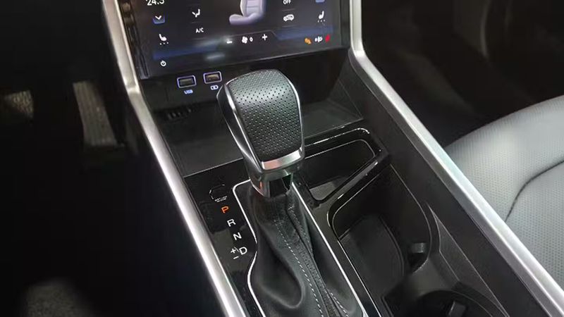 Ssangyong Tivoli • 2023 • 5,937 km 6