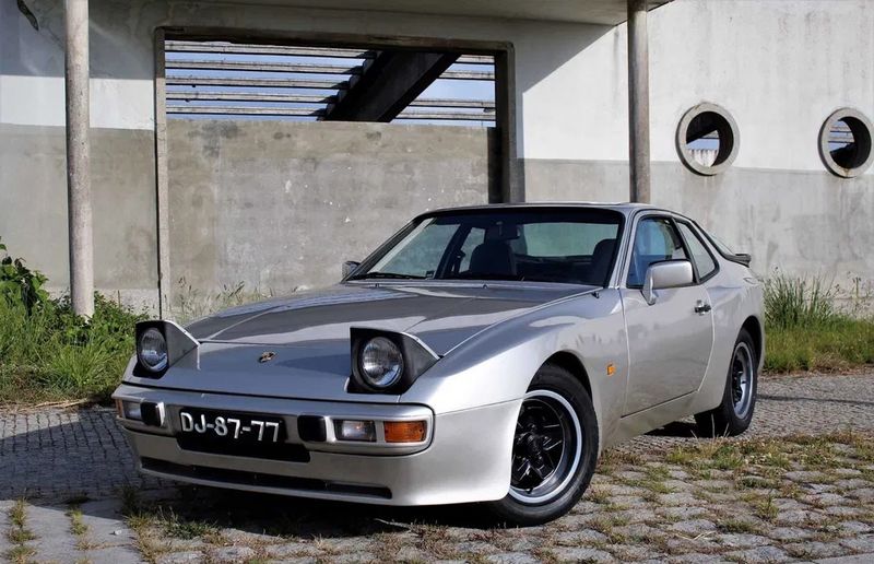 Porsche 944 • 1984 • 78,300 km 1