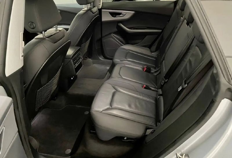 Audi Q8 • 2019 • 88,900 km 9