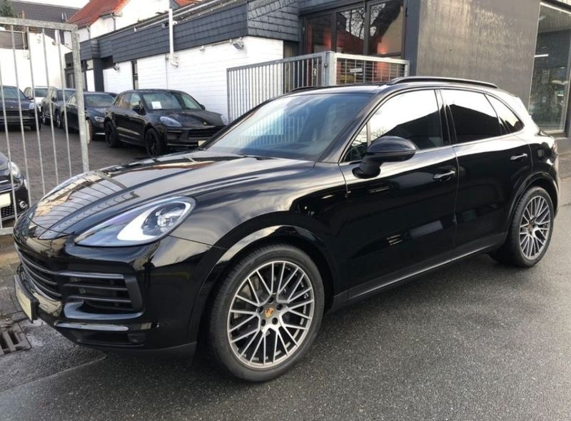 Porsche Cayenne • 2022 • 1,500 km 1