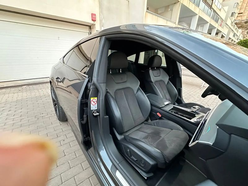 Audi A7 • 2020 • 87,953 km 10