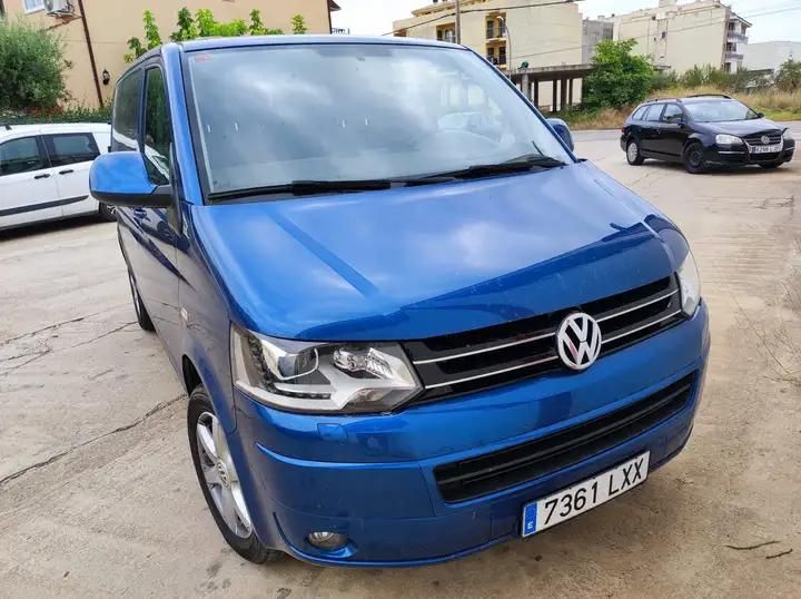 Volkswagen Caravelle • 2015 • 165,000 km 1