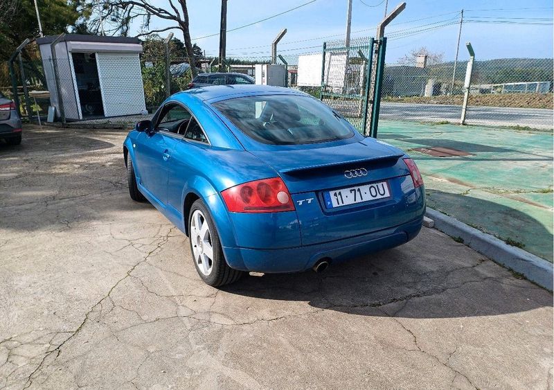 Audi A2 • 2000 • 180,000 km 4