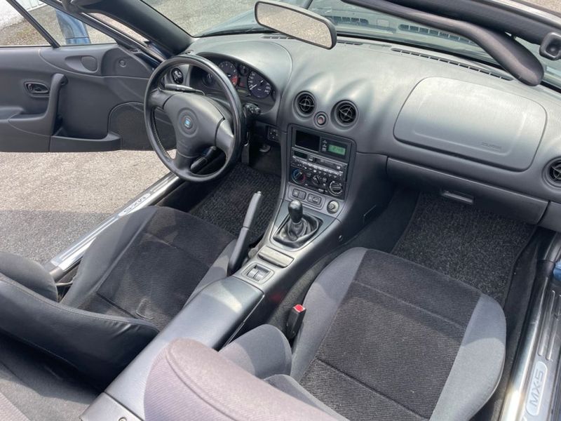 Mazda MX-5 • 1998 • 121,000 km 1
