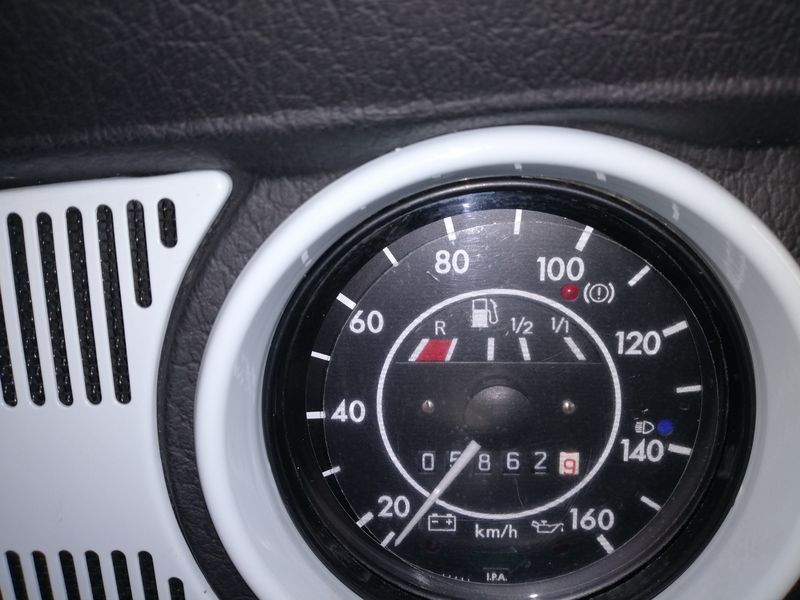 Volkswagen Beetle • 2004 • 5,900 km 4