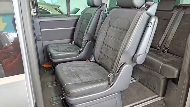 Volkswagen Multivan • 2019 • 81,781 km 12