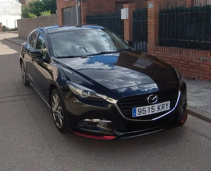 Mazda 3 • 2018 • 68,000 km 1
