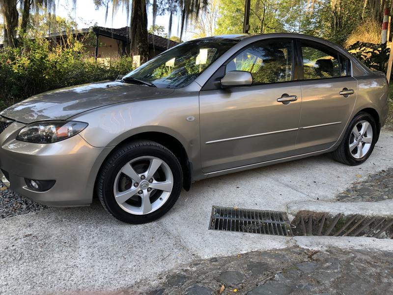 Mazda 3 • 2005 • 202,400 km 17