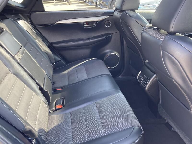 Lexus NX • 2019 • 33,790 km 6