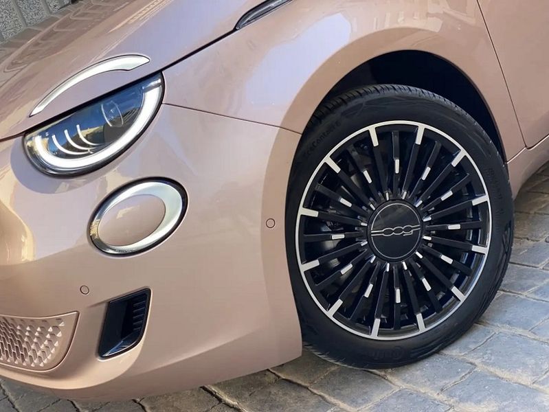 Fiat 500e • 2021 • 43,200 km 5