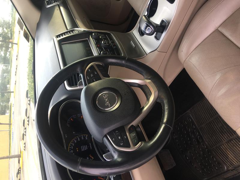 Jeep Grand Cherokee • 2015 • 72,000 km 2