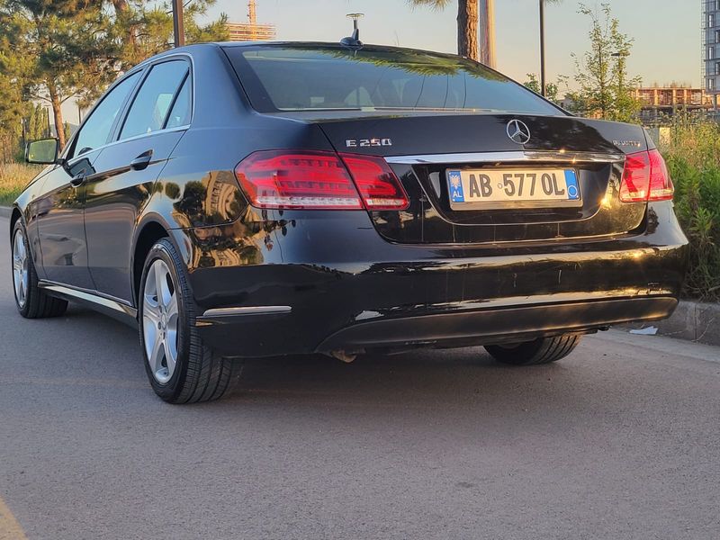 Mercedes-Benz E-Class • 2015 • 240,000 km 6