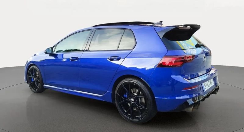 Volkswagen Golf • 2023 • 16,673 km 4