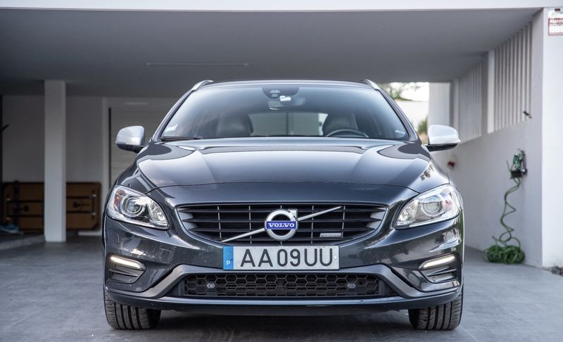 Volvo V60 • 2015 • 165,820 km 2