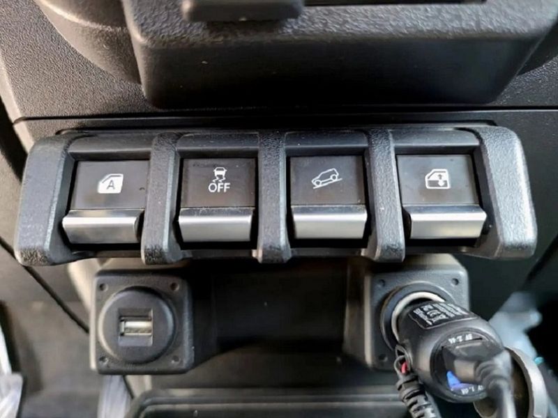 Suzuki Jimny • 2020 • 36,000 km 6