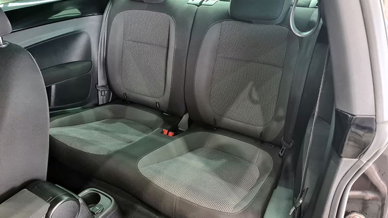 Volkswagen Beetle • 2013 • 111,279 km 2