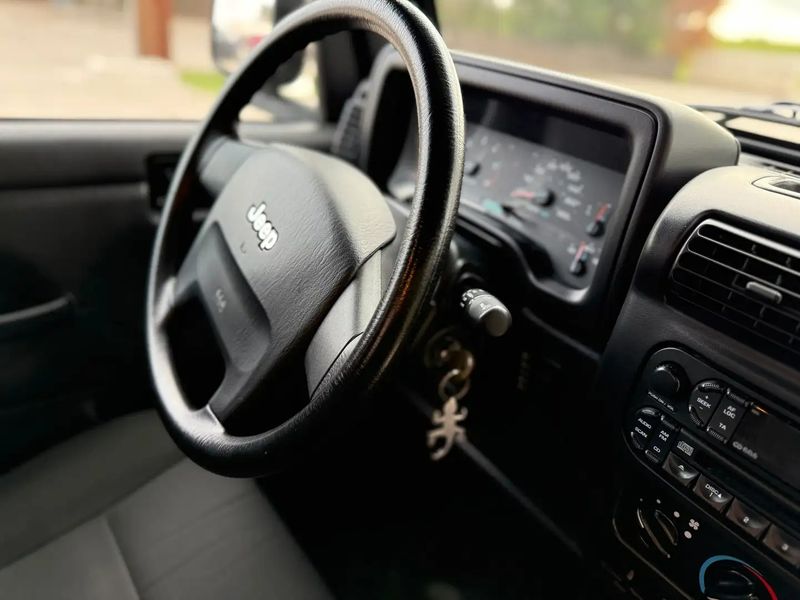 Jeep Wrangler • 2006 • 55,500 km 7