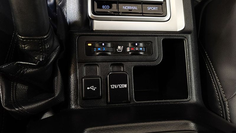 Toyota Land Cruiser • 2020 • 25,997 km 9