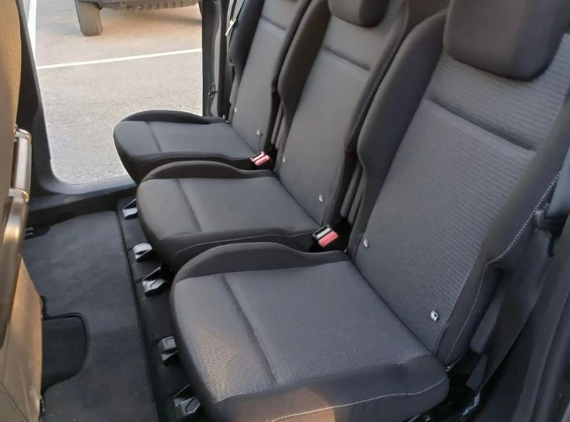 Toyota Prius • 2022 • 15,000 km 7